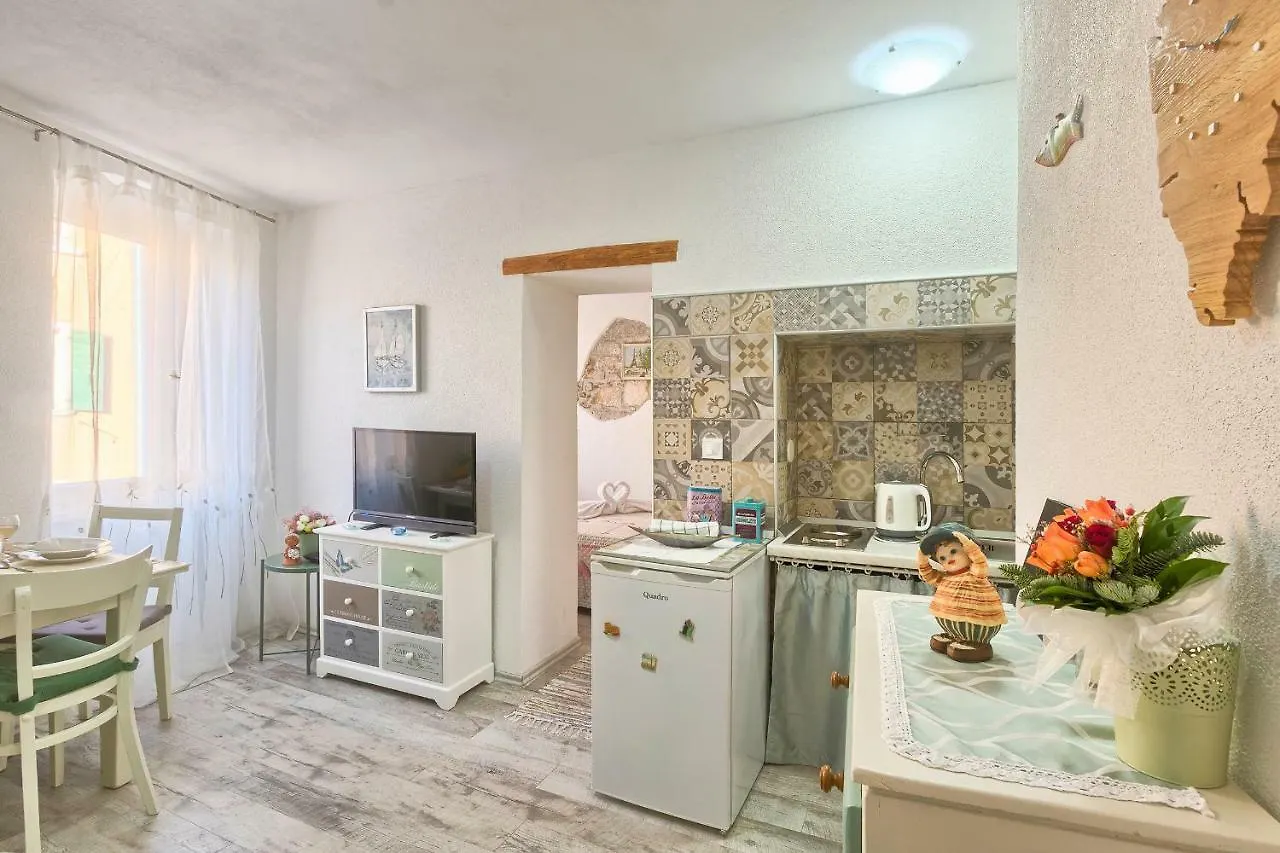 Graciela Apartment ロヴィニ