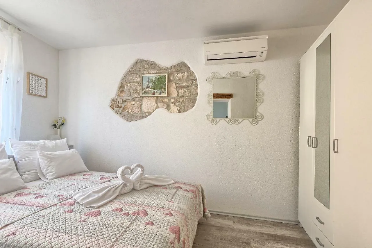 רוביני Graciela Apartment